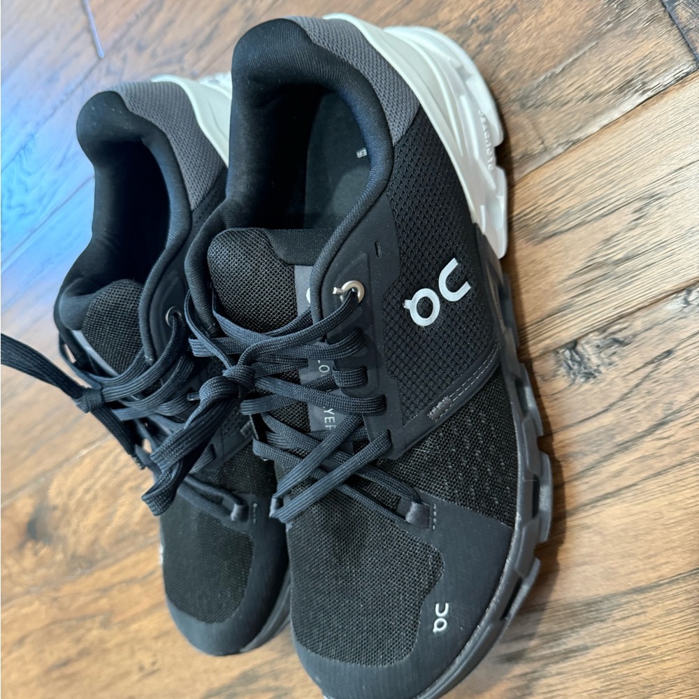On Cloud Black cloud flyer size 8.5 M